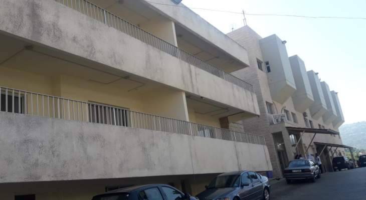 موظفو مستشفى حاصبيا الحكومي يواصلون اضرابهم احتجاجا على عدم دفع رواتبهم