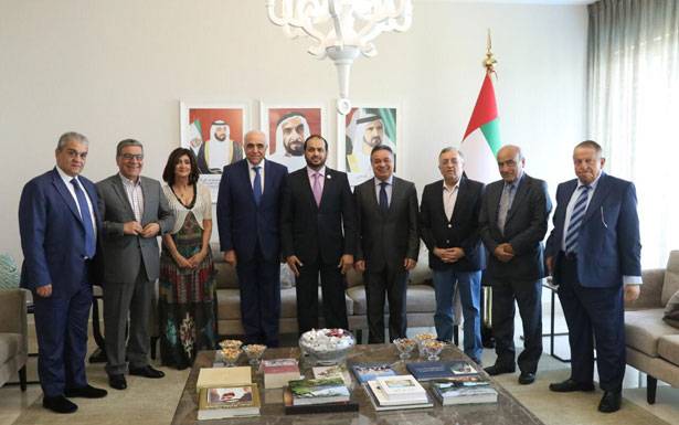 سفير الإمارات يُـكــرّم مجلس نقابـة المحرّريـن