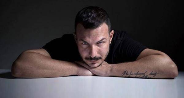 بالصورة: باسل خياط وشقيقه يلفتان الأنظار.. الشبه بينهما لا يصدّق