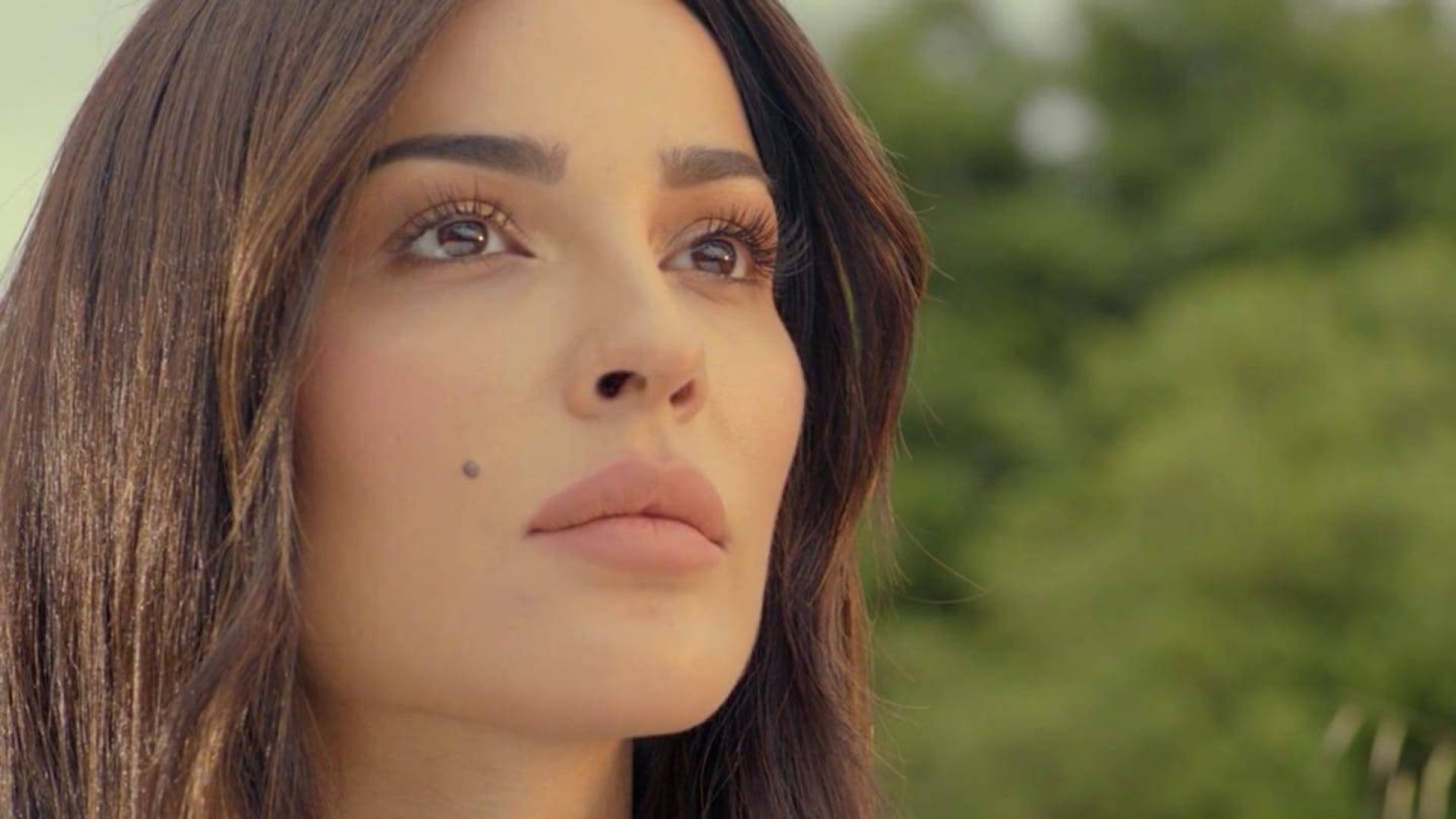 بعدما انتقدوا "عيوب" بشرتها.. نادين نسيب نجيم ترد!