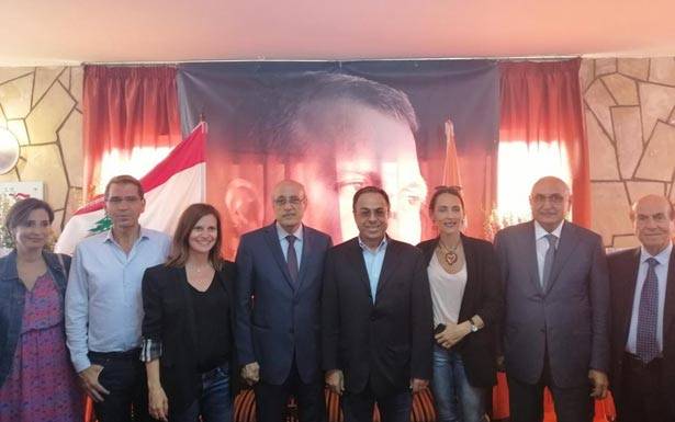 «الوطني الحرّ» ــ كفردبيان

أمام حفل استقبال لمناسبة انتخاب

شرف بو شرف نقيباً للأطباء