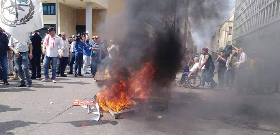 تصعيد العسكريين في "اليوم الكبير".. من يتحمّل مسؤولية تعطيل مجلس النواب؟
