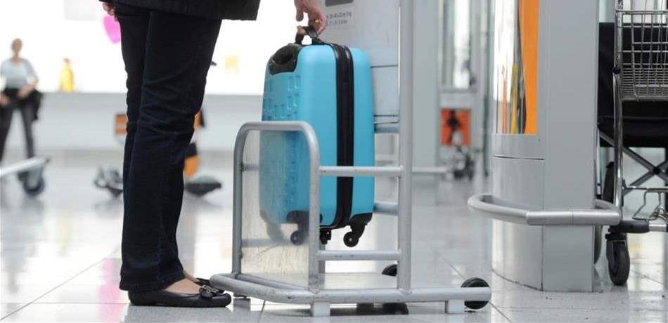 ‫إنتبهوا.. الجلوس طويلا يهددكم بجلطة الساق!