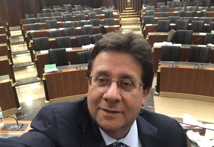 كنعان ينتظر في المجلس وحيدا!