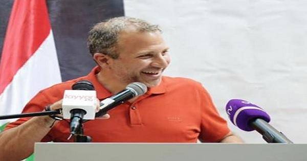 بدأ جولته في منطقة عـالـيـه بحضور قدّاس في الكحـالـة... ثـم افـتـتـح مكتباً للتـيّار الوطني الحرّ في صوفر

بــاسيــل : تـفاهماتـنـا قـــــد تُــزعـج الـــبعــض لــكــنّـها ثــابــتة ولـــــن تــهتز