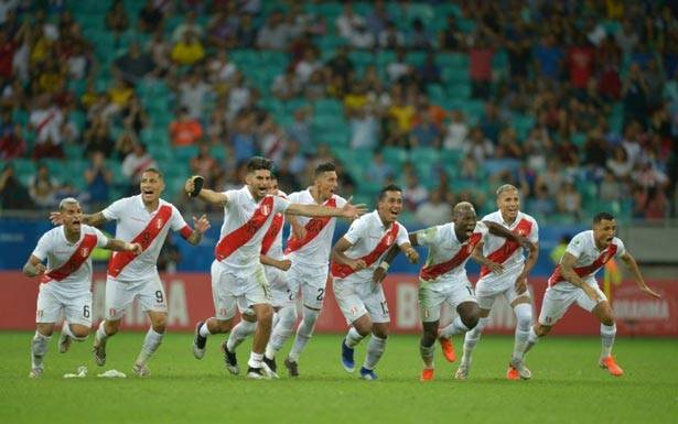 «كوبا أميركا» 2019 في كرة القدم : البيرو تفاجىء الأوروغواي وتطيح بها خارج البطولة

تاباريز يتقبل الخسارة القاسية وسواريز بعد صفعة بيرو: سأرفع رأسي وأستمر في مشواري

الكلاسيكو يُجدد لقاء الصديقين نيمار وميسي والأرجنتين تبدأ استعداداتها لمواجهة البرازيل