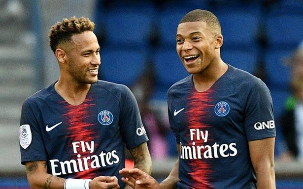مبابي يُعقد مهمة برشلونة

لاستعادة البرازيلي نيمار