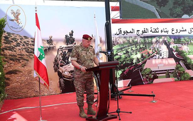 أطلق مشروع بناء ثكنة جديدة في غوسطا

قائد الجيش : الجيش سيبقى الملاذ الآمن

ولن يبخل بأيّ تضحية في سبيل الإستقرار والأمن