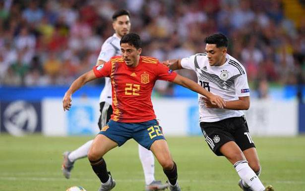 ضياع حلم شباب المانشافـت يتصدر صحف ألـمانيا