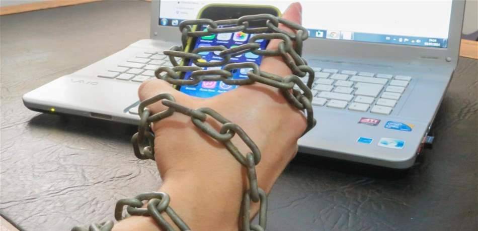 إختبار بسيط.. هل أنت مدمن على هاتفك الذكي؟