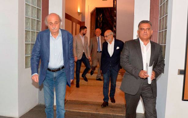 «طالب عون بوضع حدّ للتصرفات الصبيانيّة»

جنبلاط : مُنفتح على كلّ الحلول وليأخذ القانون مجراه

ابراهيم : عليكم أن تفهموا من كلامه ما يقصد