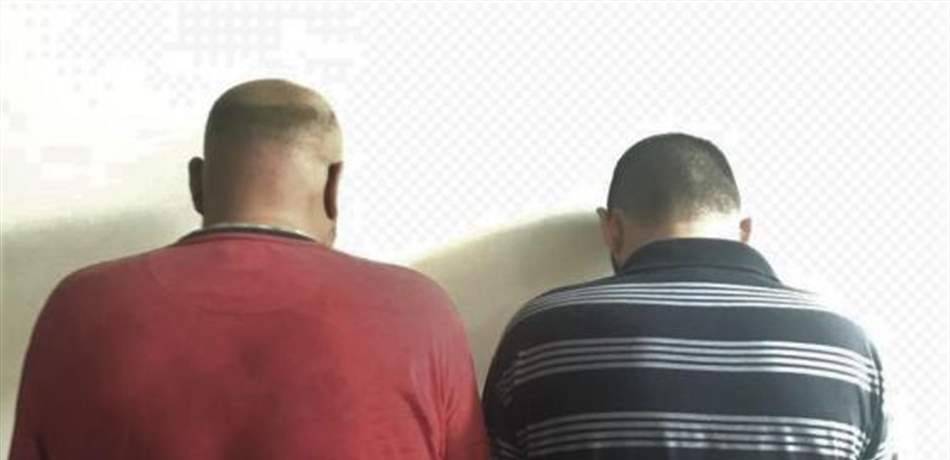 حاولا شراء الذهب بعملة مزيفة.. هل وقعتم ضحيتهما؟ (صور)