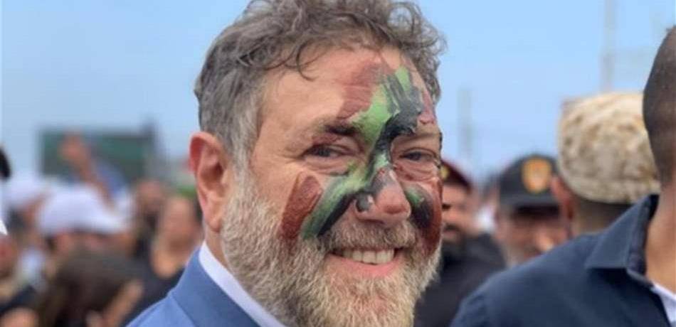 المغاوير تموّه وجه هذا النائب اللبناني (صورة)