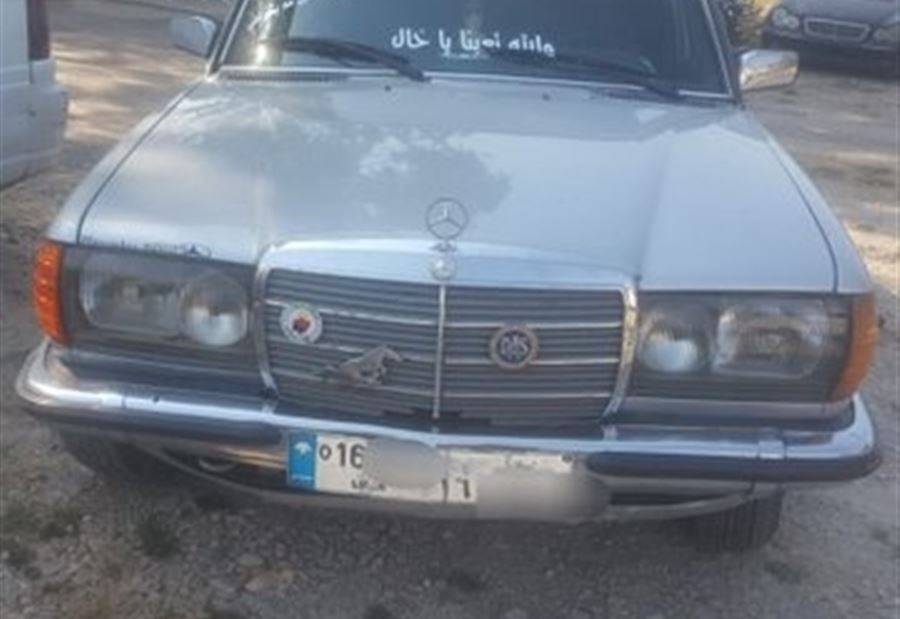 بالصورة: سيارة لوحتها الأمامية مغايرة لتلك الخلفية