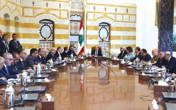 مصادر وزاريّـة تــشـرح اجتماعات الـمجـلس الأعـلـى لـلـدفاع

وتـردّ على الأصوات المنتقدة... وتـعود الـى قانون الـدفاع