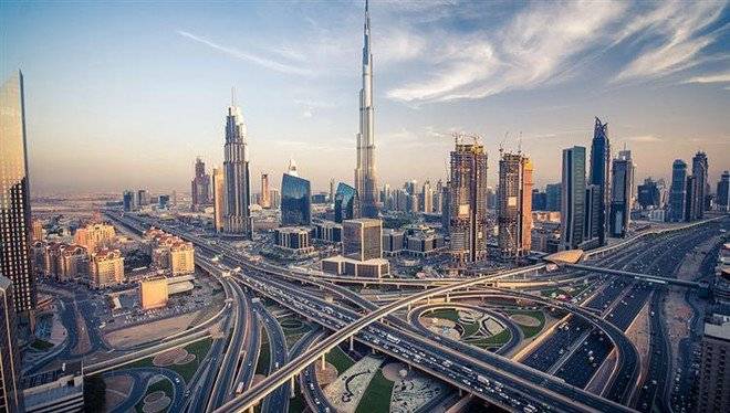 الإمارات تعتزم السماح بتملك الأجانب لنسبة مئة في المئة من الشركات البحرية