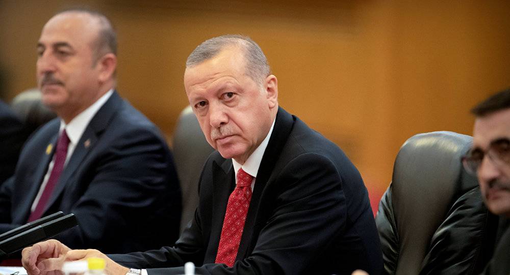 صحيفة: أردوغان يلعب بالنار في تركيا