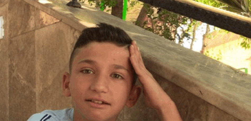 "كريم" المتفوّق يصبح نجم مواقع التواصل.. "أبيع الترمس والفول لأساعد أبي"!