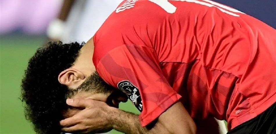 رسالة قاسية لصلاح: اجلس في البيت وشاهد زميلك يقاتل.. من صاحبها؟