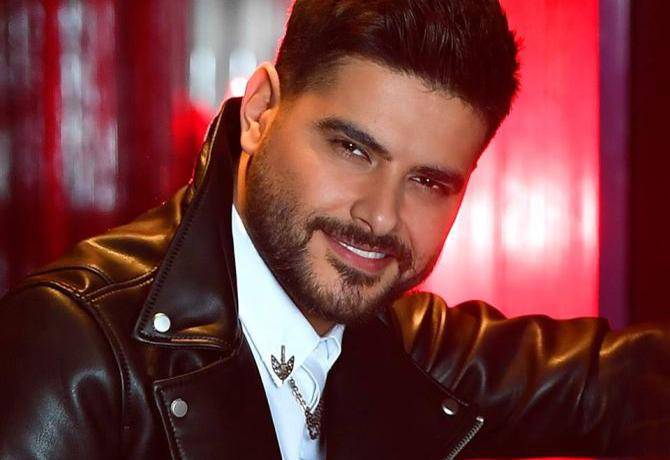 ناصيف زيتون يحصد جائزة مهرجان biaf