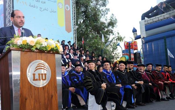 دلالات هامة لحضور السفراء العرب لحفل تخريج طلاب جامعة عبد الرحيم مراد في البقاع