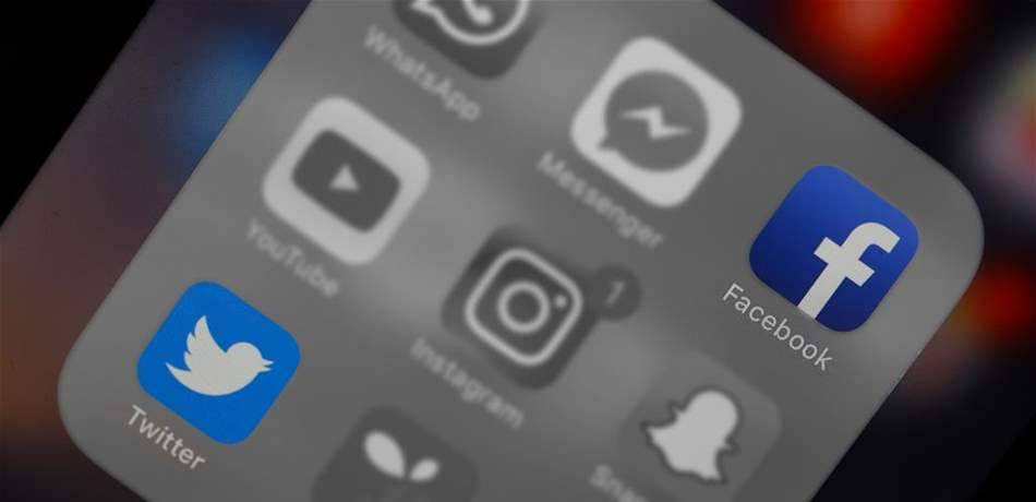 فيسبوك وتويتر غير مدعوتين لقمة وسائل التواصل