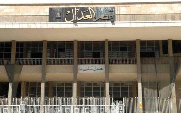 ماذا يجري في قصور العدل...

التوقيفات متواصلة لمحامين ومساعدين قضائيين