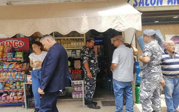 مفتشو وزارة العمل يسطرون محاضر ضبط

ابو سليمان : لا تهاون مع اي مخالفة

وهدفنا تنظيم اليد العاملة الاجنبية