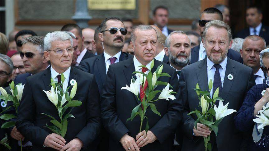 أردوغان: التاريخ لن ينسى الإبادة الجماعية في "سربرينيتسا" إطلاقا
