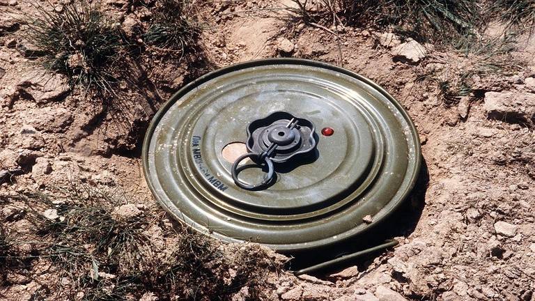 حرارة الطقس تفجر 40 لغما في تونس