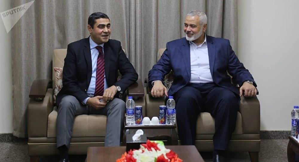 قيادة حركة حماس تستقبل وفد المخابرات المصرية في غزة