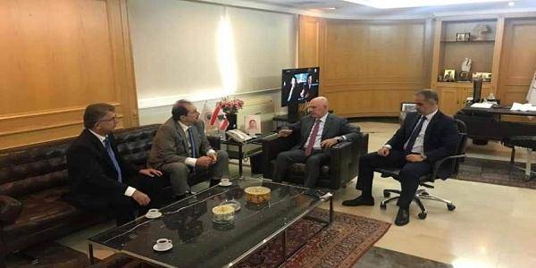 سعاده عرض مع فنيانوس شؤون الكورة الخدماتية