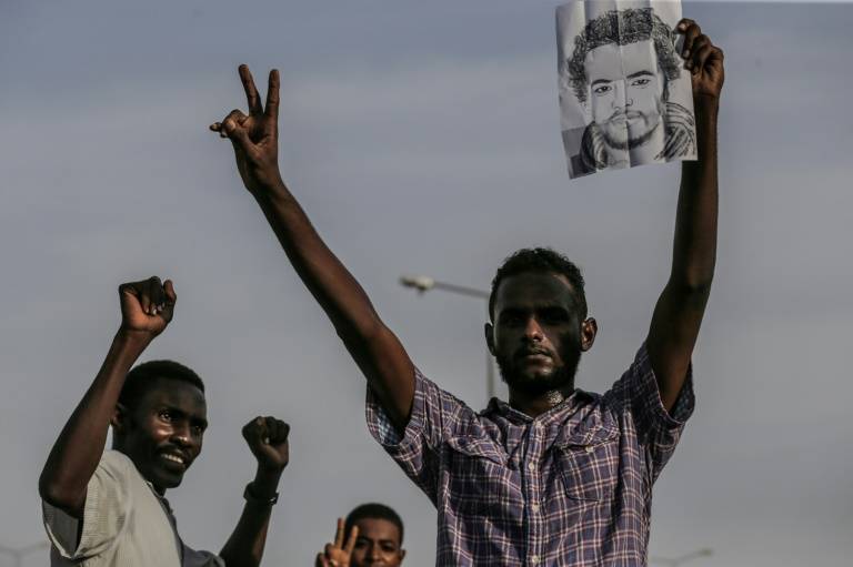 انتشار صور ومقاطع عن فض اعتصام الخرطوم يثير غضبا بين السودانيين