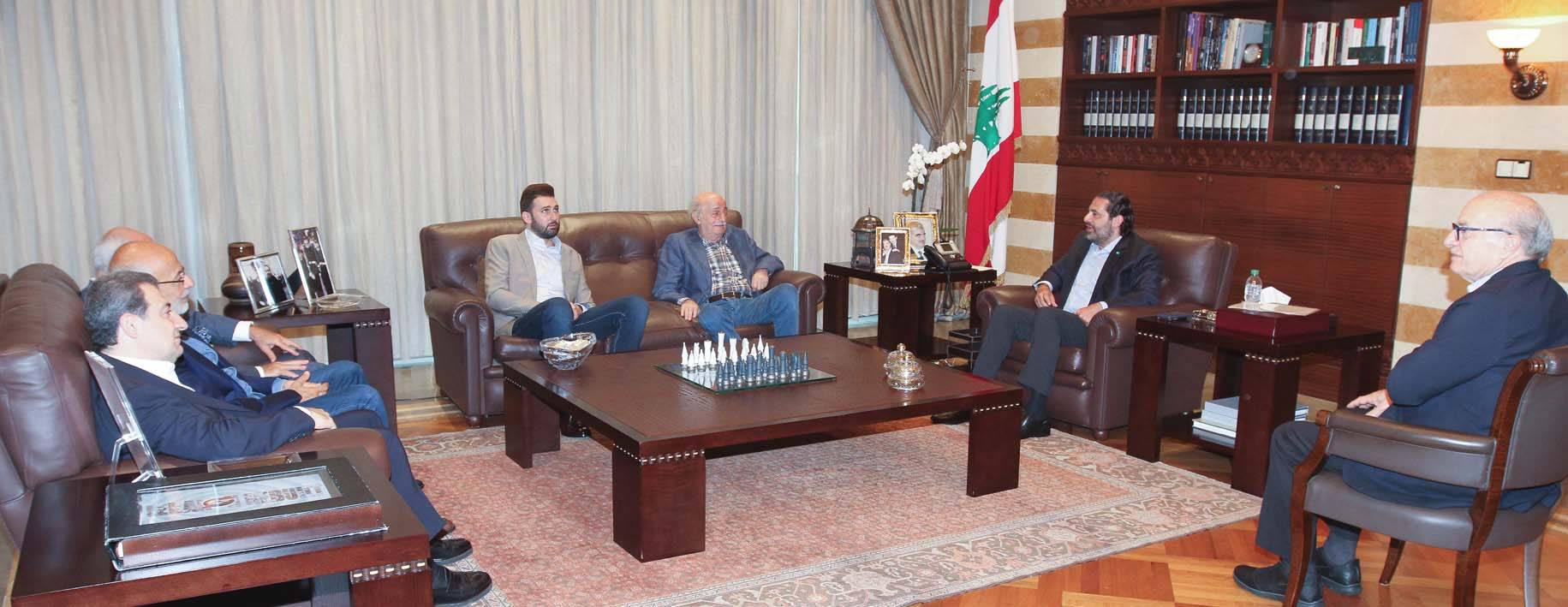 الازمة تراوح مكانها ولا أي فريق يتراجع ولا تسليم للمطلوبين
الرئيس عون لاحتواء الازمة وبري خفّت همّته والحريري لن يدعو الحكومة
رفض تسليم المطلوبين من الاشتراكي والديموقراطي ولا افق لمجلس عدلي
