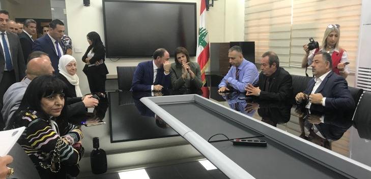 الحسن اجتمعت بمحافظ الجنوب ورؤساء اتحادات بلديات وقائد منطقة الجنوب الإقليمية