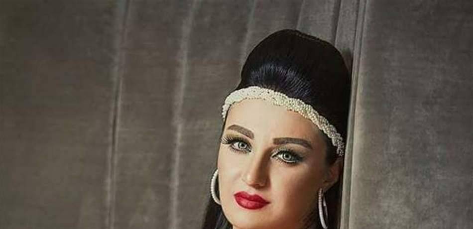 الراقصة صافيناز تظهر بالشورت القصير (صور)