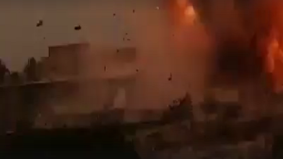 ليبيا.. شكوك حول ملابسات انفجار حاوية مليئة بالذخائر في مدينة سرت!