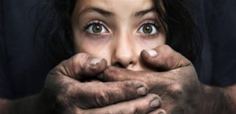 جريمة مروّعة.. ابنة الـ15 عاماً تذبح شاب بـ13 طعنة بعدما حاول اغتصابها!
