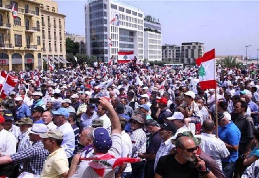 3 عسكريون مضربون عن الطعام منذ أمس.. والإعتصام مستمر