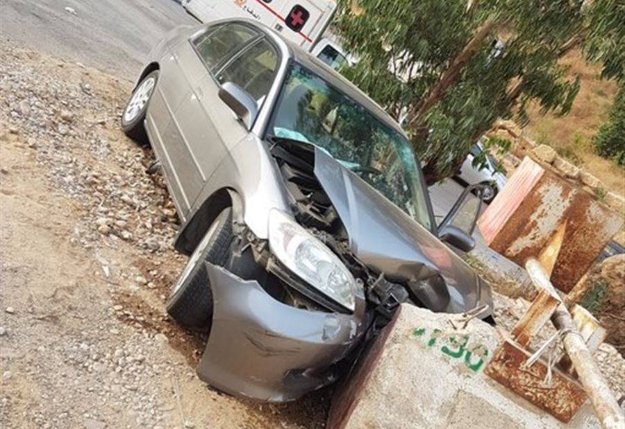 بالصور: جريحان بحادث تصادم على اوتوستراد المتن السريع