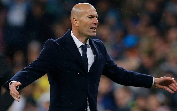 زيـدان يـعود الــى معسكر ريــال مدريـد