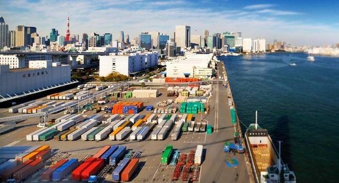 انخفاض صادرات اليابان بنسبة 6.7 % الشهر الماضي