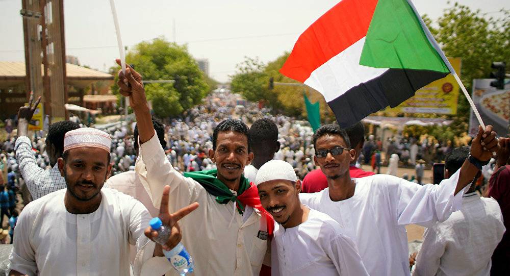 بعد الاتفاق السياسي... الجنيه السوداني يتنفس الصعداء ويسجل صعودا أمام الدولار