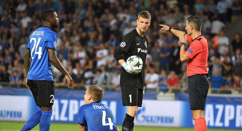 أستون فيلا يتعاقد مع المدافع بيورن إنجلز