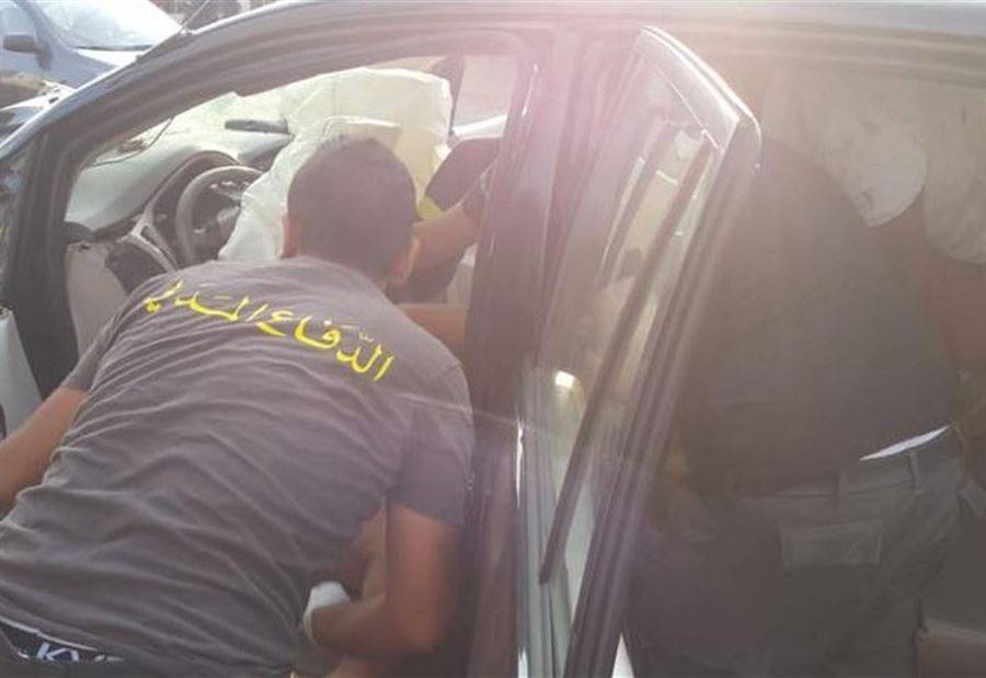 بالصور: اصطدمت سيارته بعمود إنارة... وفارق الحياة