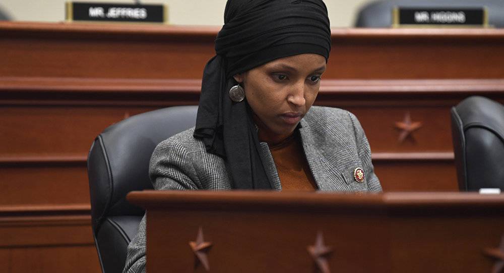إلهان عمر عن ترامب: فاشي وعنصري