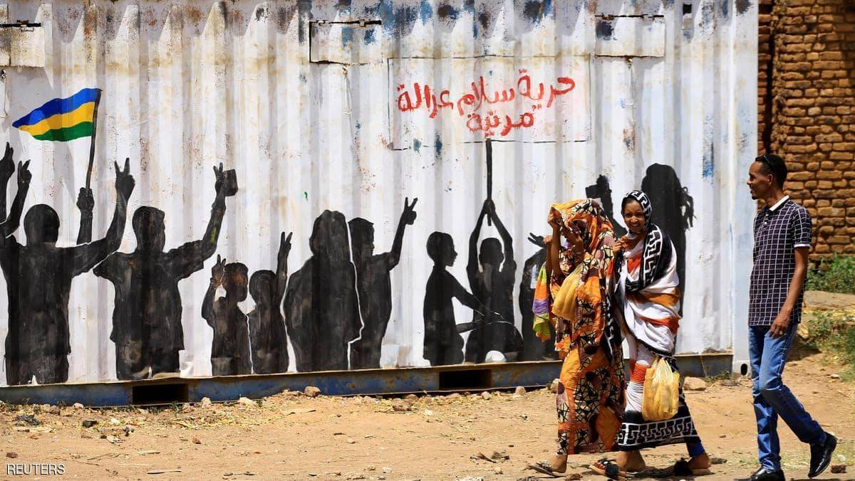 الاقتصاد السوداني يتحسس خطواته وتحذيرات من انهياره