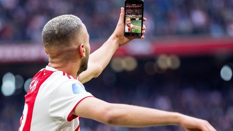 أياكس ينافس بطل اليونان على مقعد في دوري الأبطال