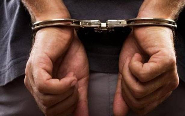مداهمة مبنى في عبرا بعد تعرض

دورية للجيش للرشق بالحجارة