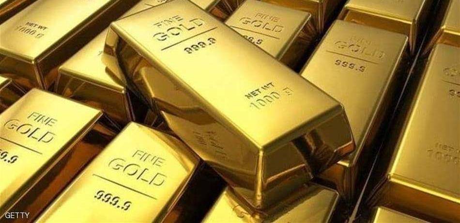 إرتفاع الدولار يدفع بالذهب للتراجع